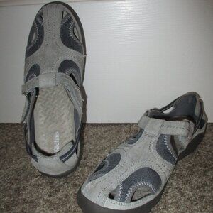 Cobbie Cuddlers Ladies Womens Gray Grey Suede Shoes Sneakers 9-1/2